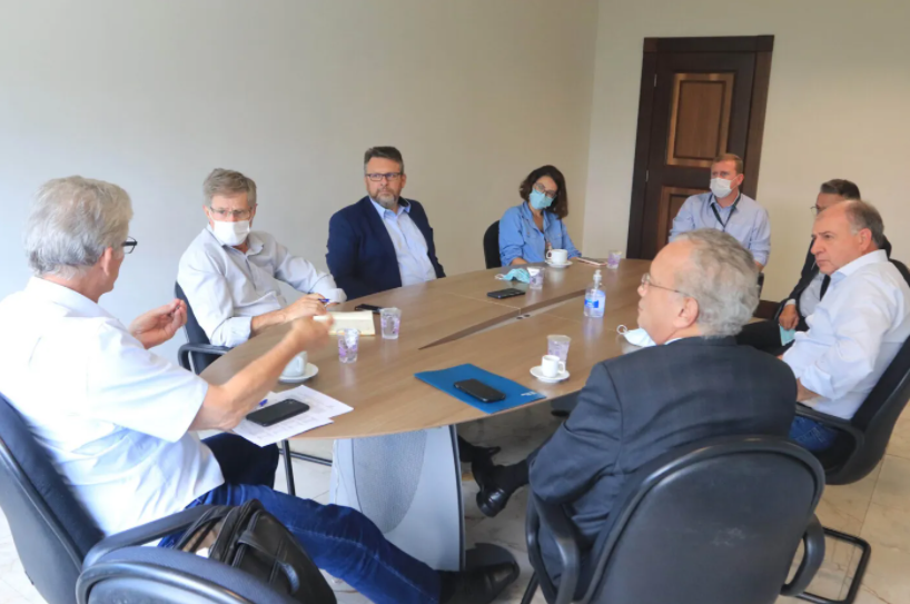 Governo do Paraná se reúne com setor produtivo para discutir impactos econômicos da guerra na Ucrânia